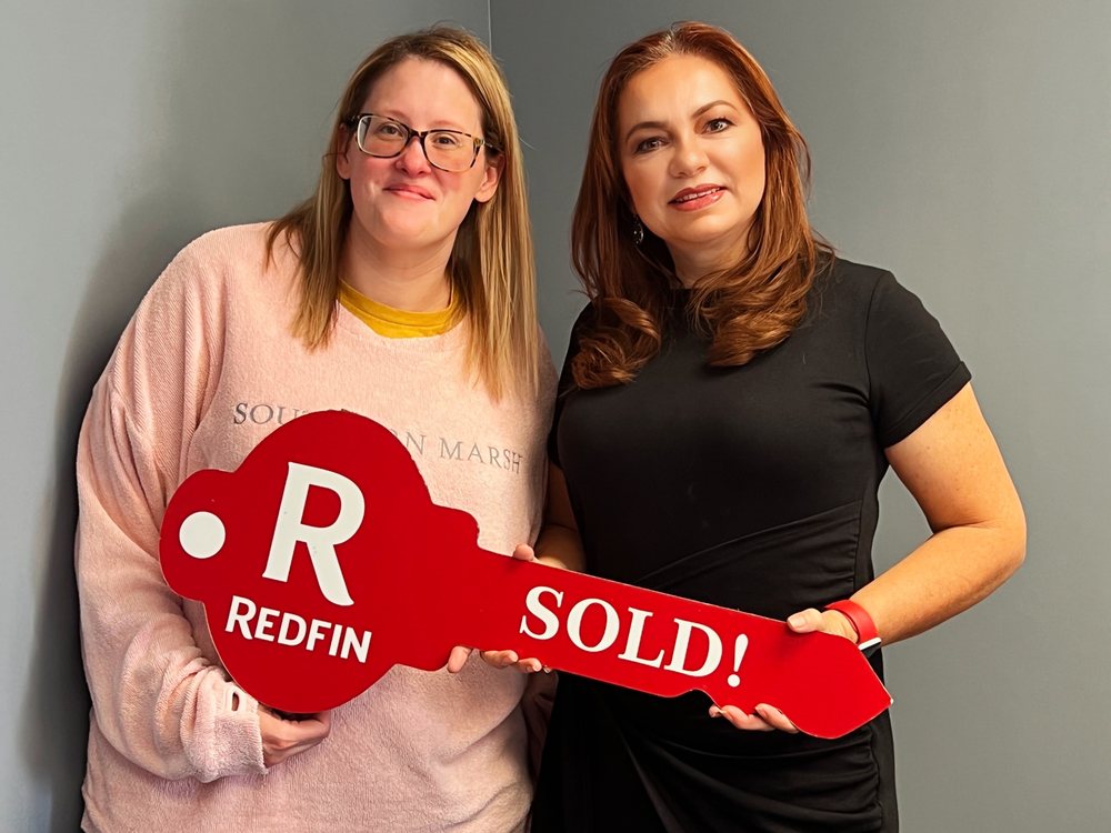 Photo of Liliana Perez - Redfin