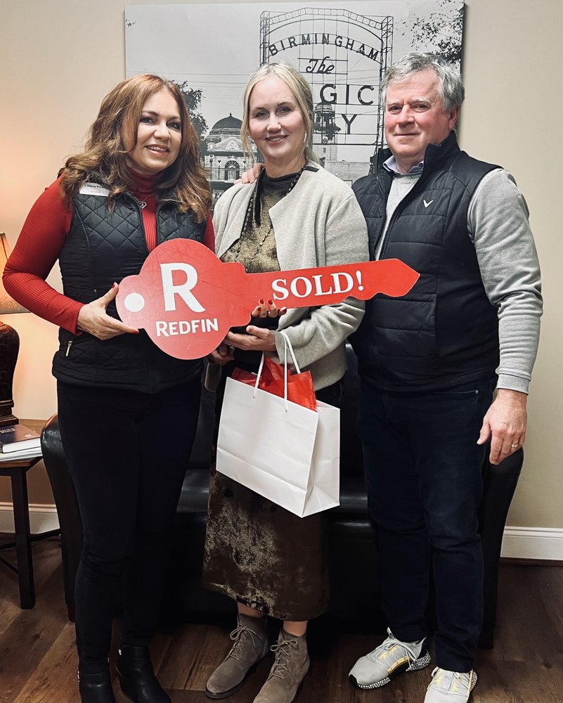 Photo of Liliana Perez - Redfin
