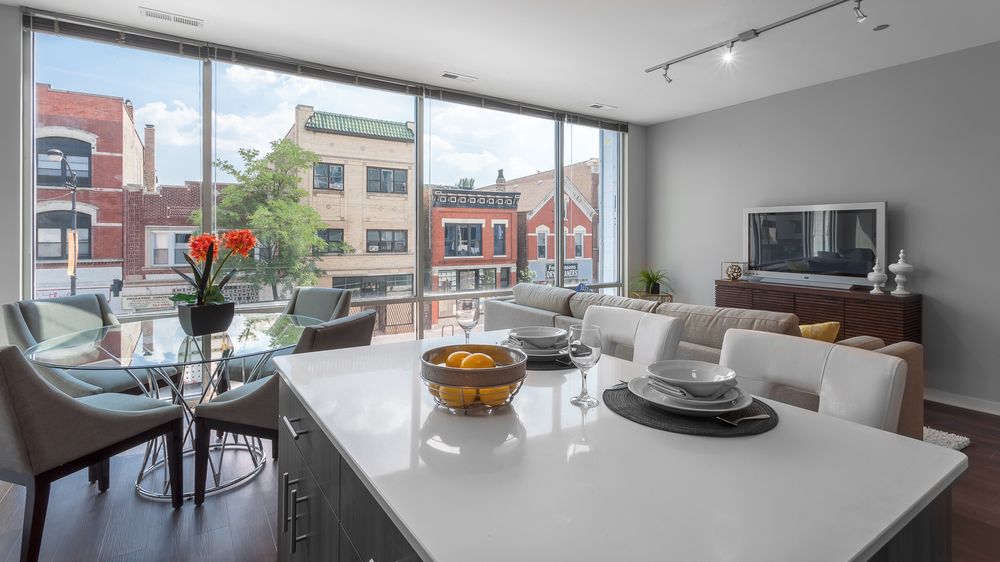 Photo of Luxe on Chicago Apartments