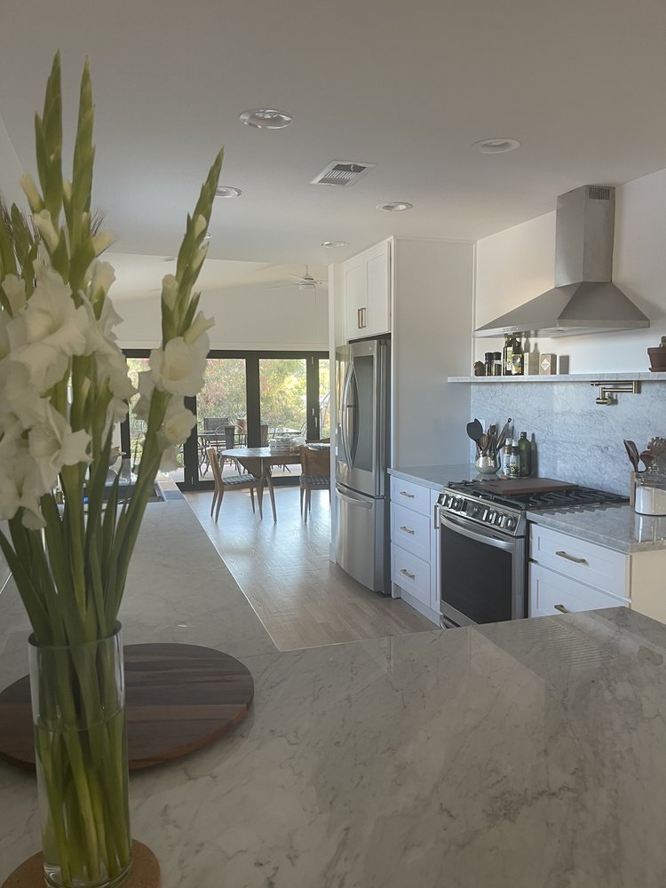 Photo of APEX Kitchen Cabinet Quartz & Granite Countertop