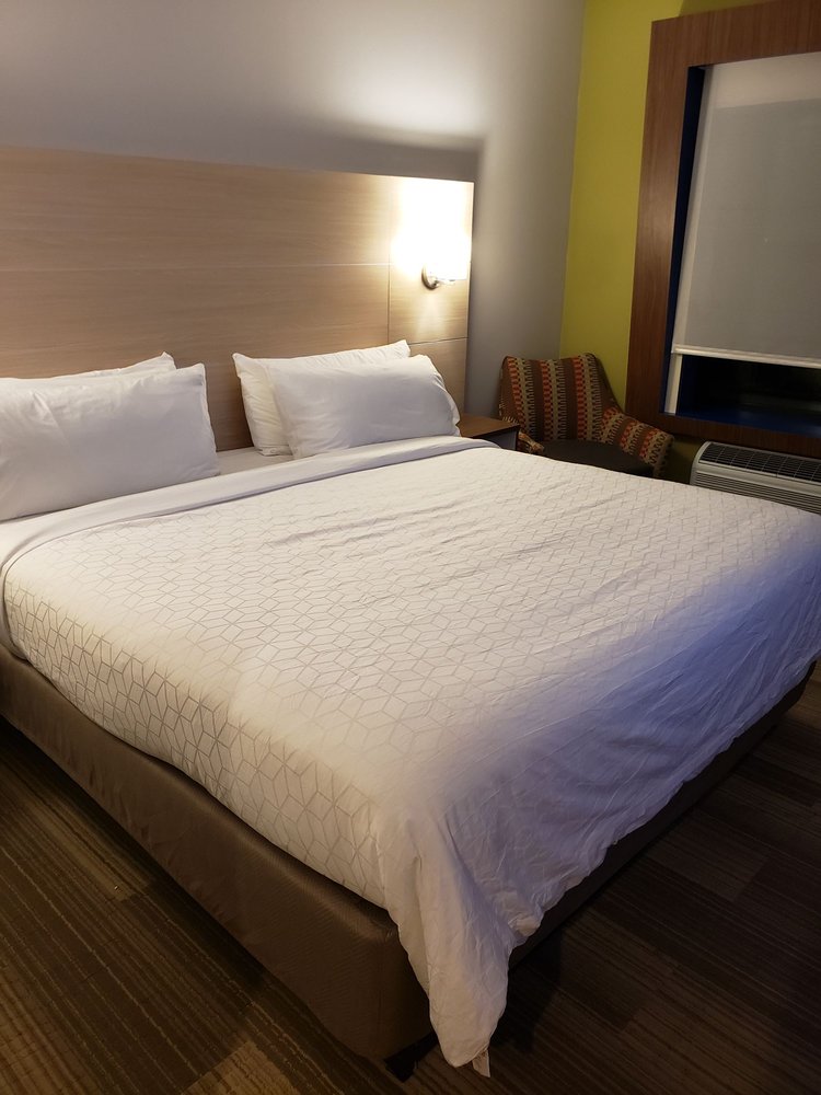 Photo of Holiday Inn Express & Suites Pittsburgh North Shore