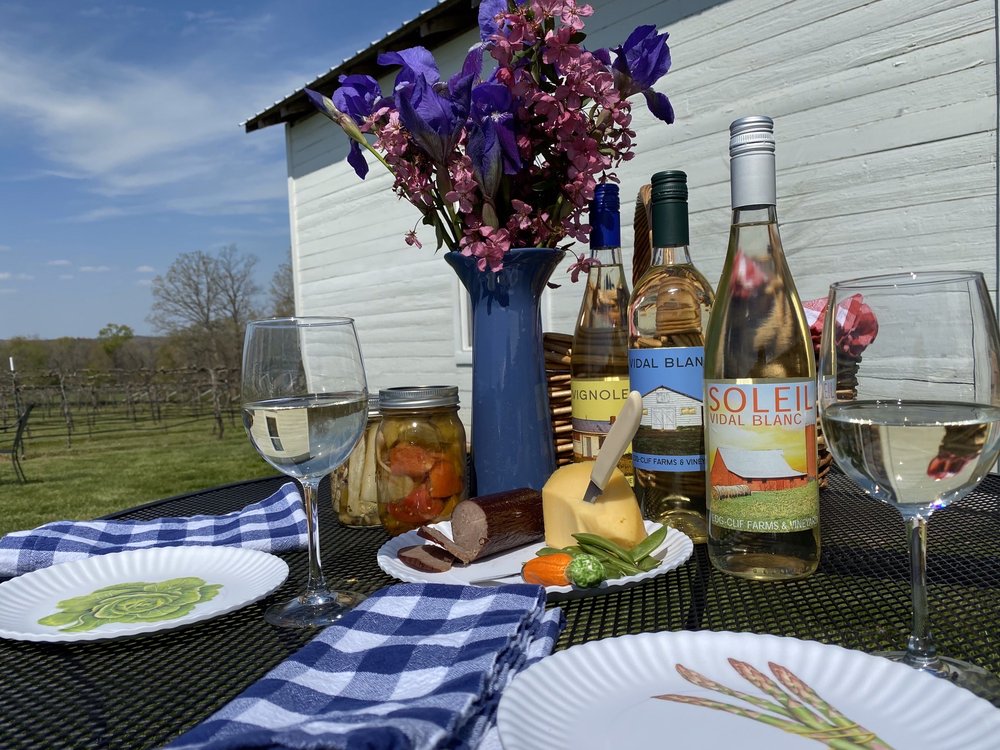 Photo of Edg-Clif Vineyard, Winery & Brewery