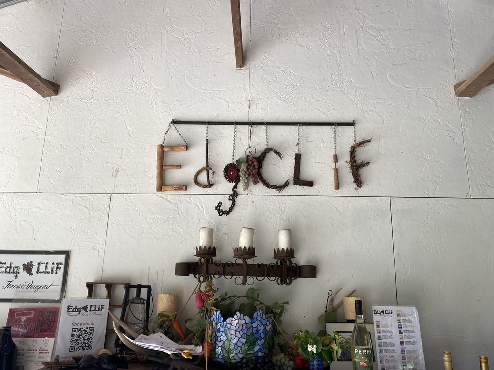 Photo of Edg-Clif Vineyard, Winery & Brewery