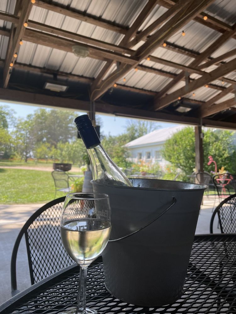 Photo of Edg-Clif Vineyard, Winery & Brewery