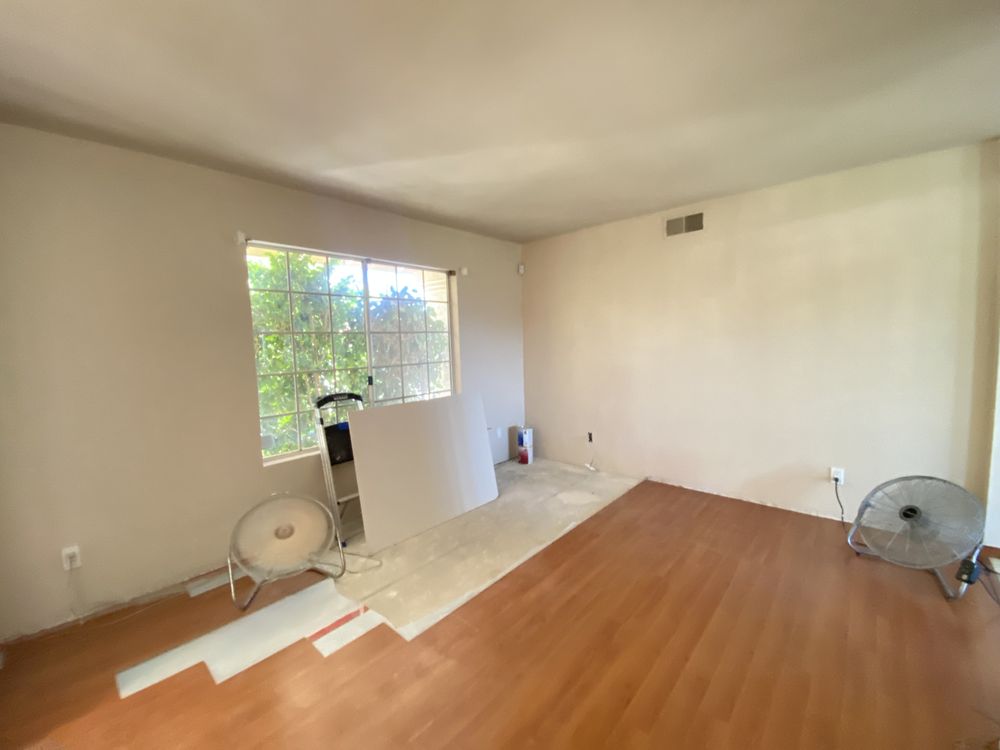 Photo of Modern Plus Painting
