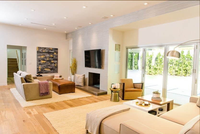 Photo of Interiors 86
