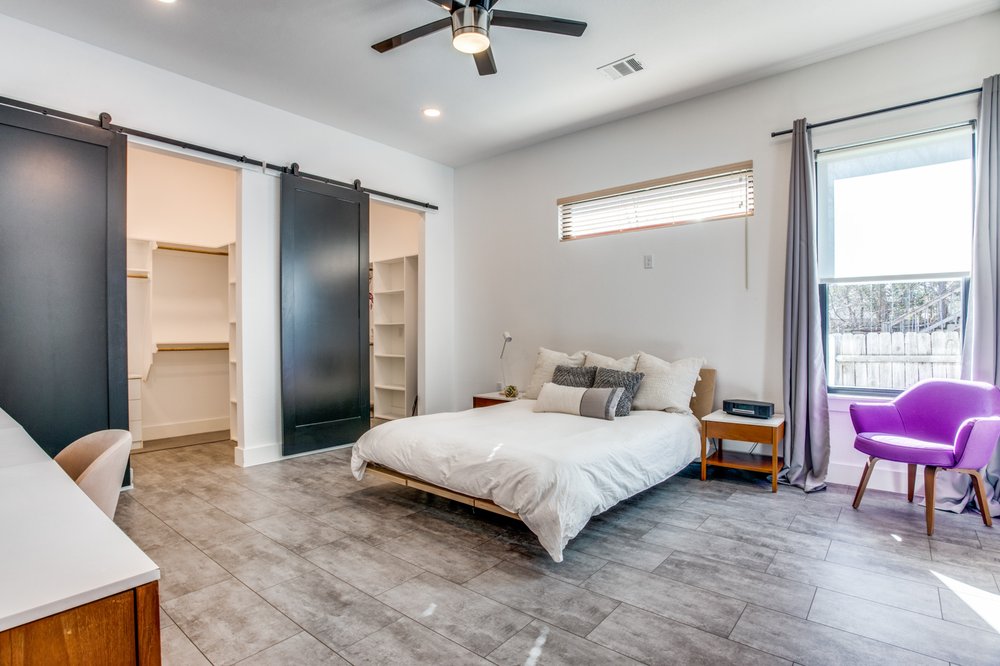 Photo of Nina Bhanot - Compass Realty