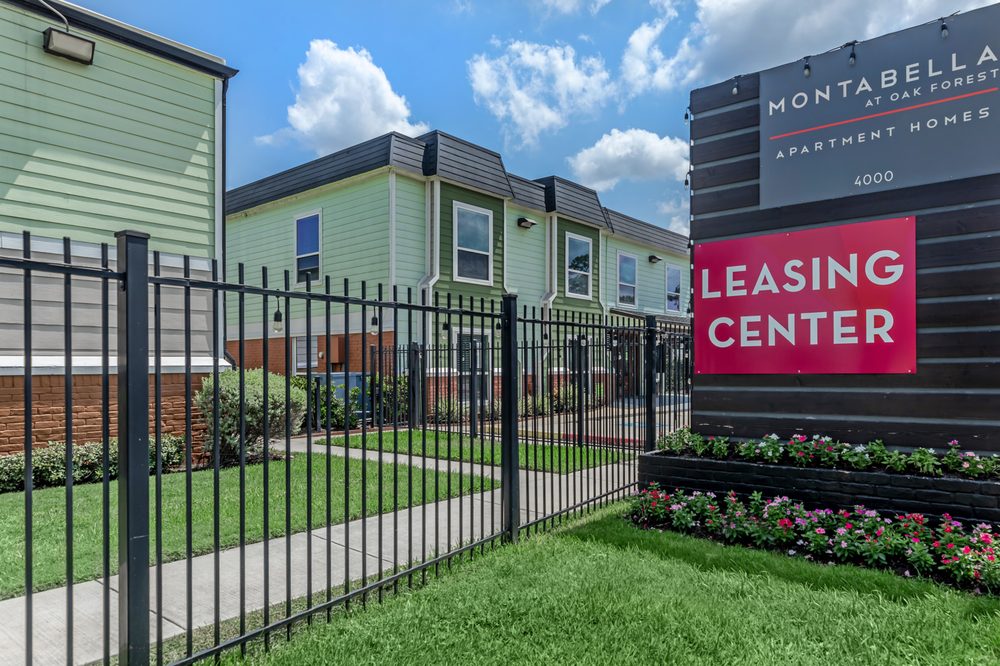 Photo of Montabella at Oak Forest Apartments