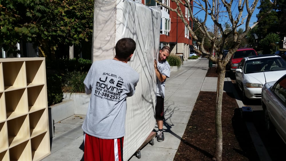 Photo of J & E Moving