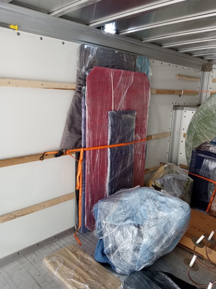 Photo of Bustin Moving