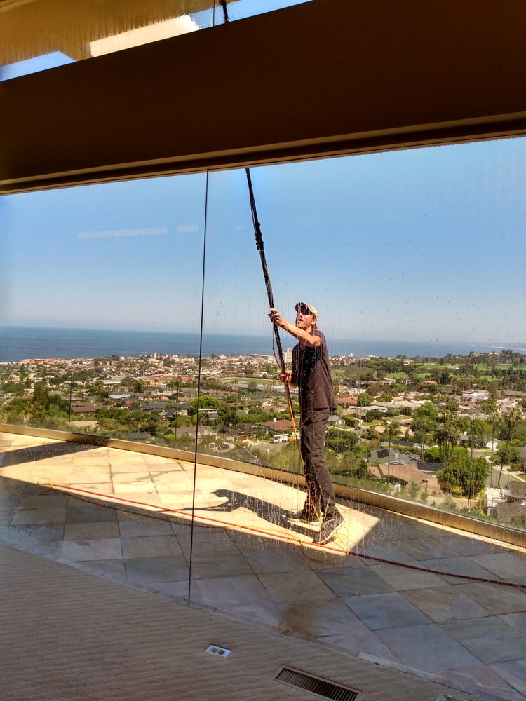 Photo of 20/20 La Jolla Window Cleaner