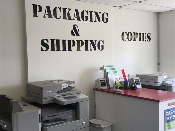 Photo of Lake Forest Pack & Ship