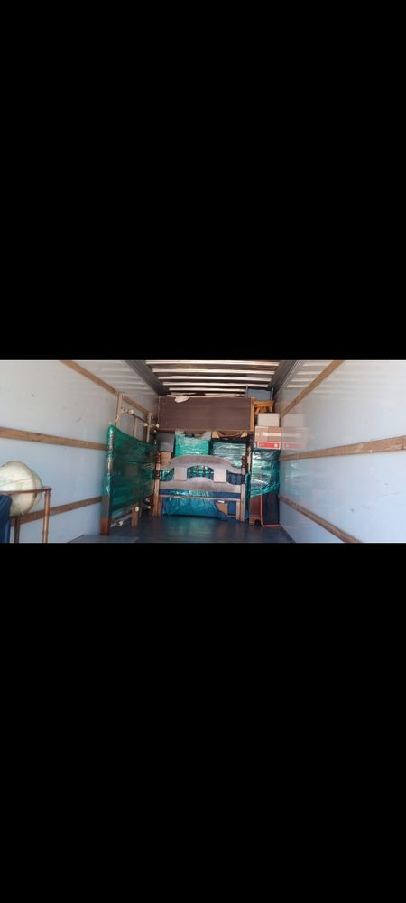 Photo of Vibrant Moving Pro