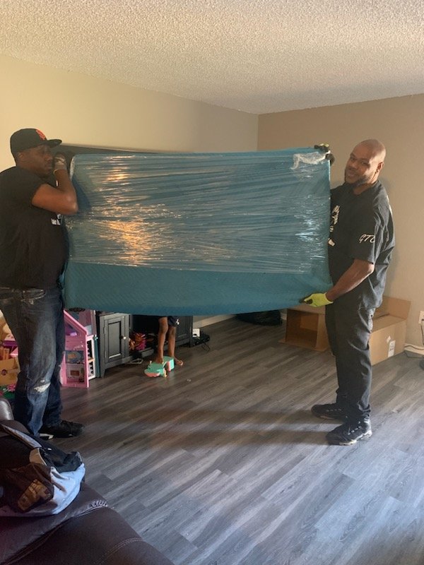 Photo of Vibrant Moving Pro