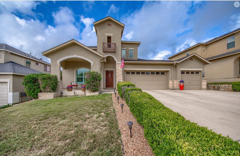 Photo of Shelby Rab, San Antonio Realtor at The SEAL Group, JPAR