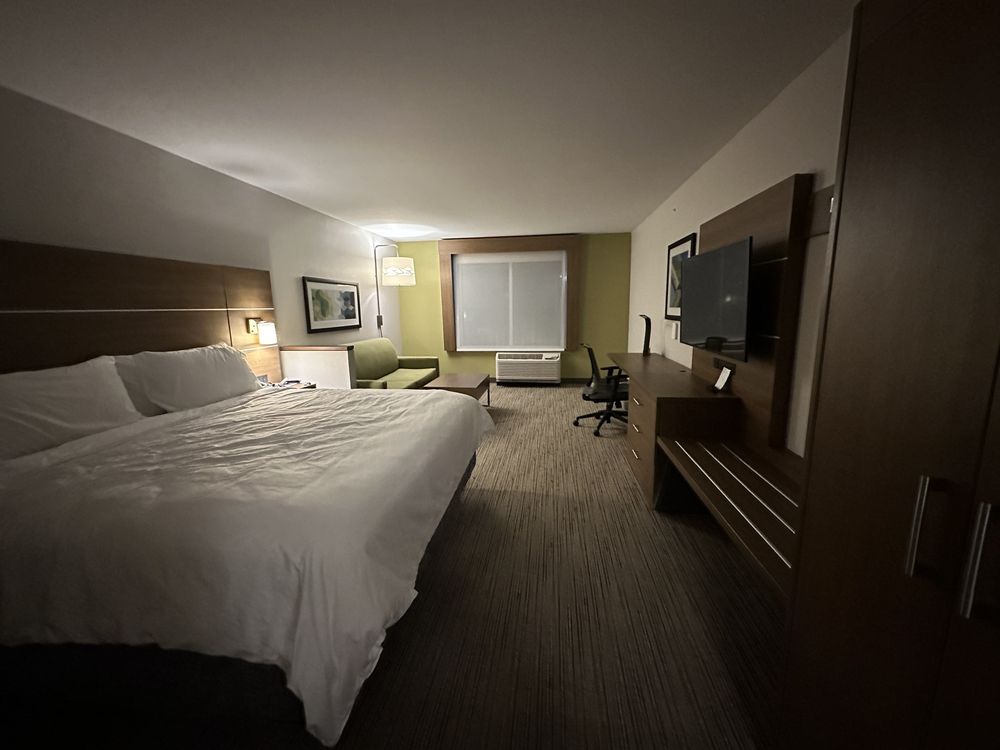 Photo of Holiday Inn Express & Suites Ottawa