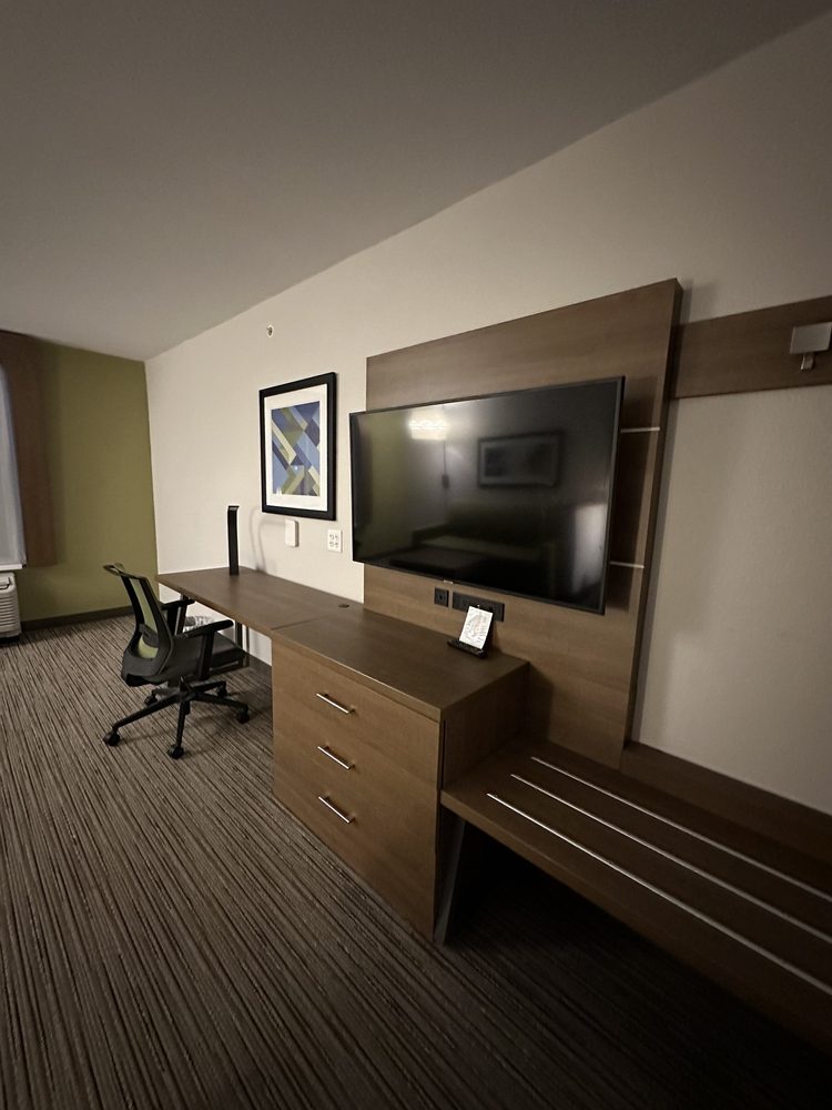 Photo of Holiday Inn Express & Suites Ottawa