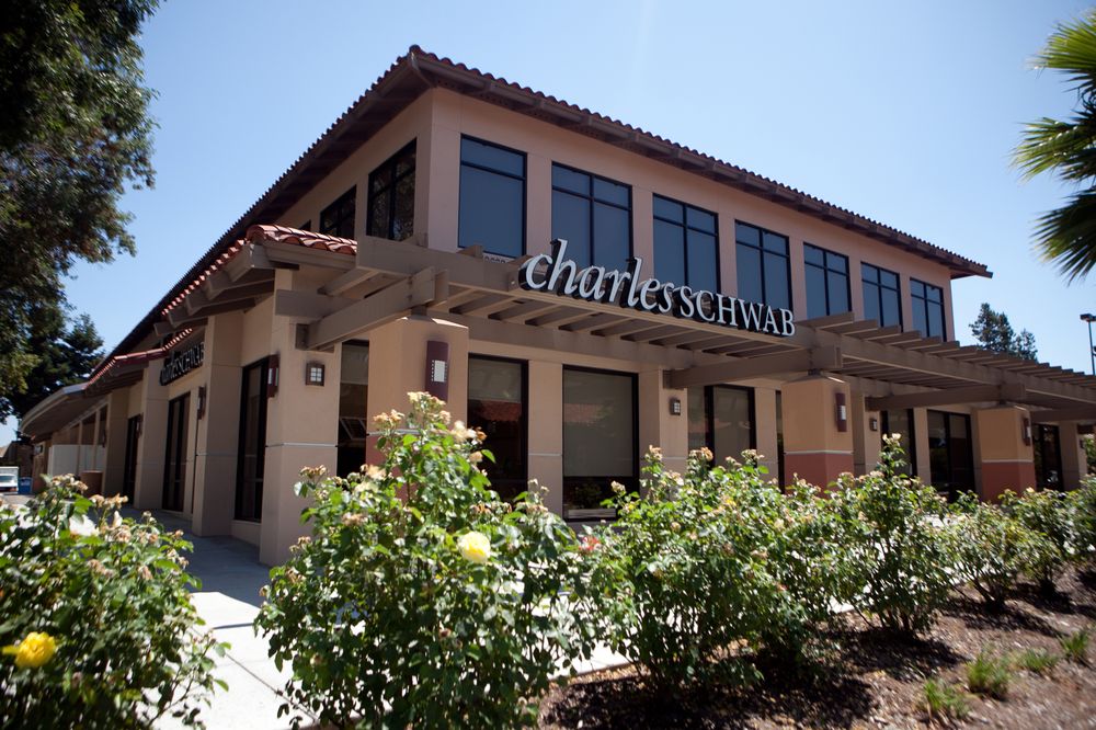 Photo of Charles Schwab