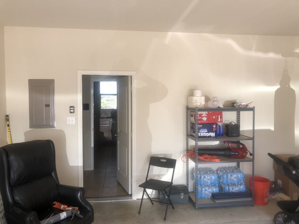 Photo of CHOOSE MUNOZ PAINTING