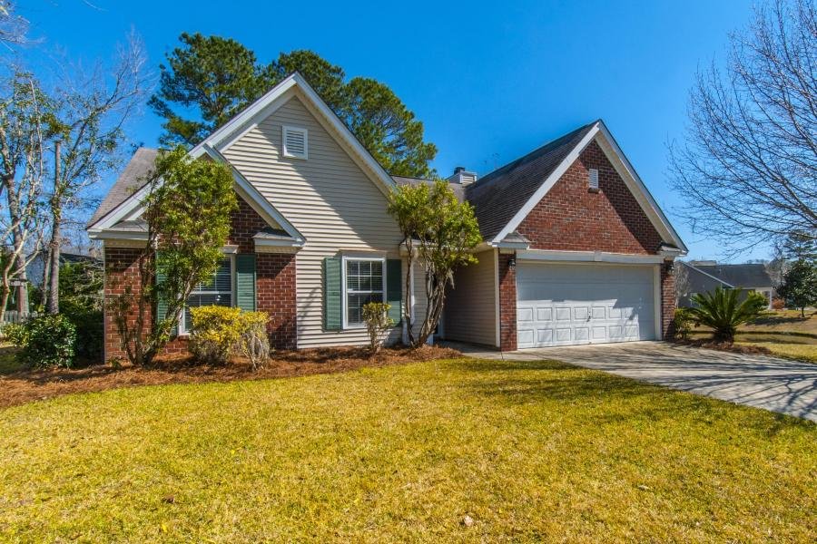 Photo of Amy Suzannne Henderson - Carolina One Real Estate