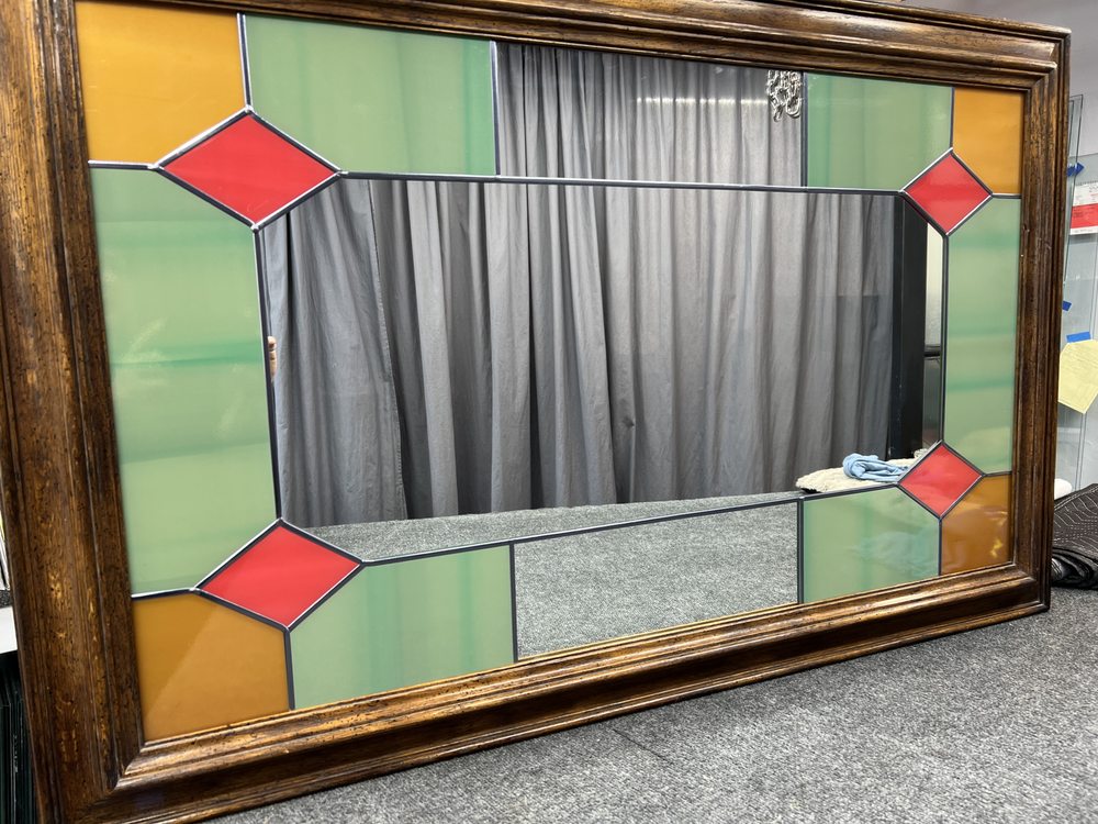 Photo of Glass and Mirror Shoppe