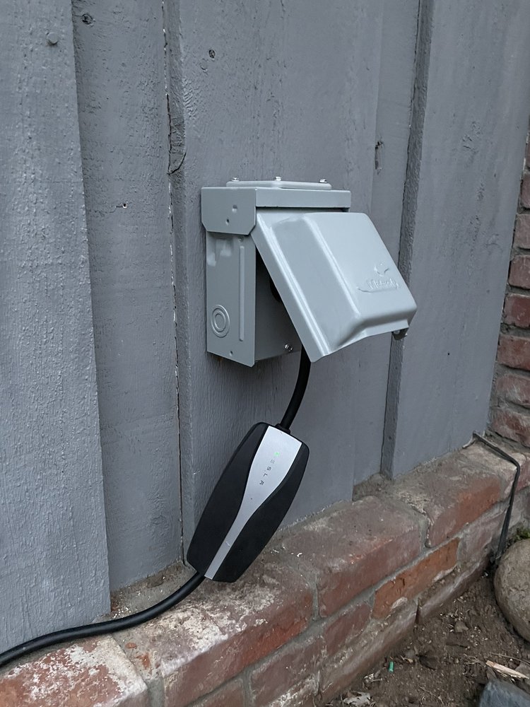 Photo of VelezElectric