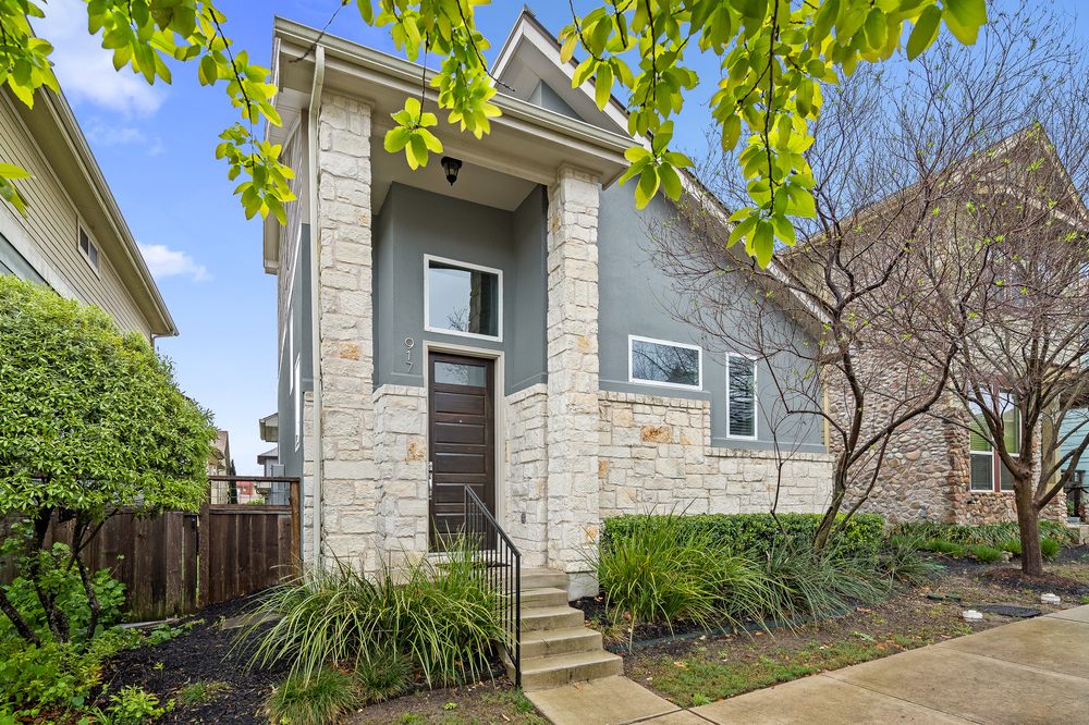 Photo of Dochen Realty Group