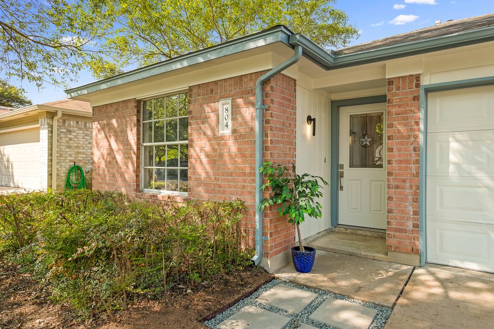 Photo of Dochen Realty Group