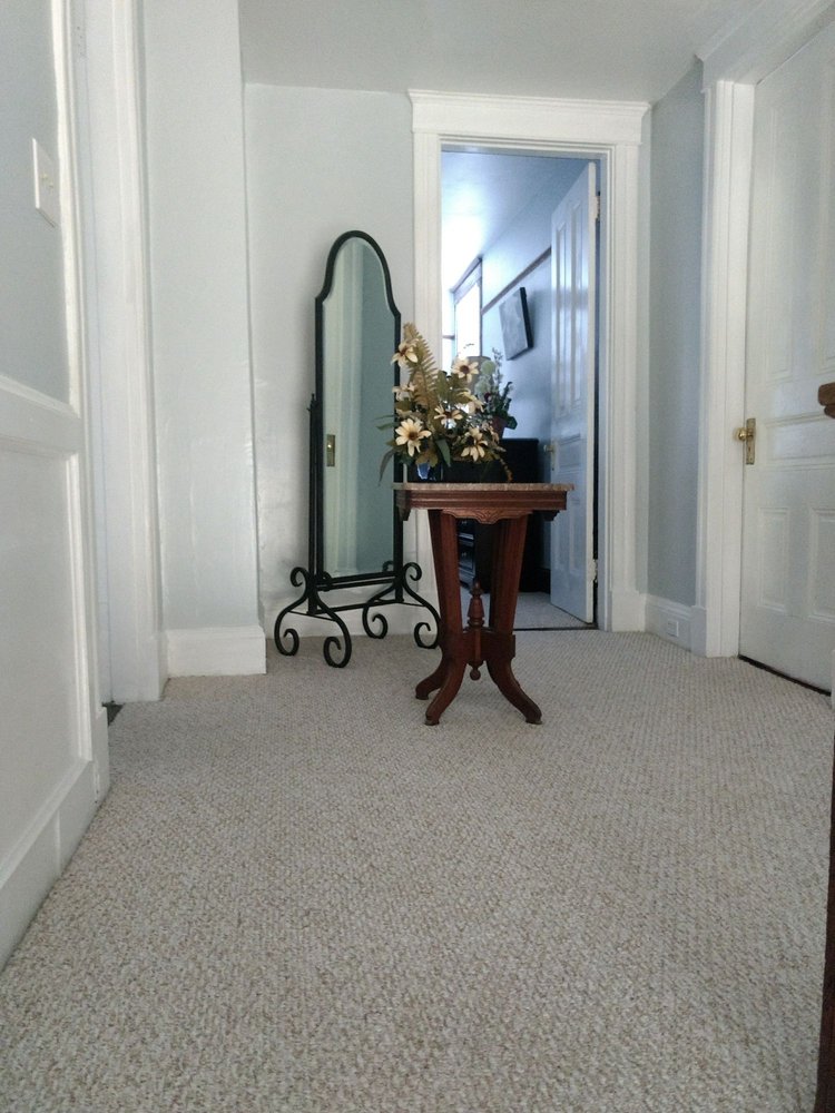 Photo of Huntington House