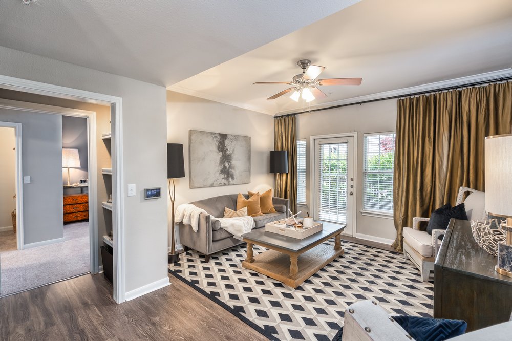 Photo of Grove Whitworth & Richland Apartments