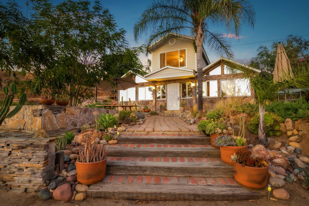 Photo of Glen Henderson & Shannon Keatley - Big Block Realty