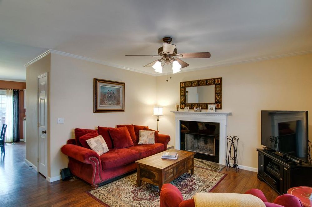 Photo of Virginia Rogan - Village Real Estate