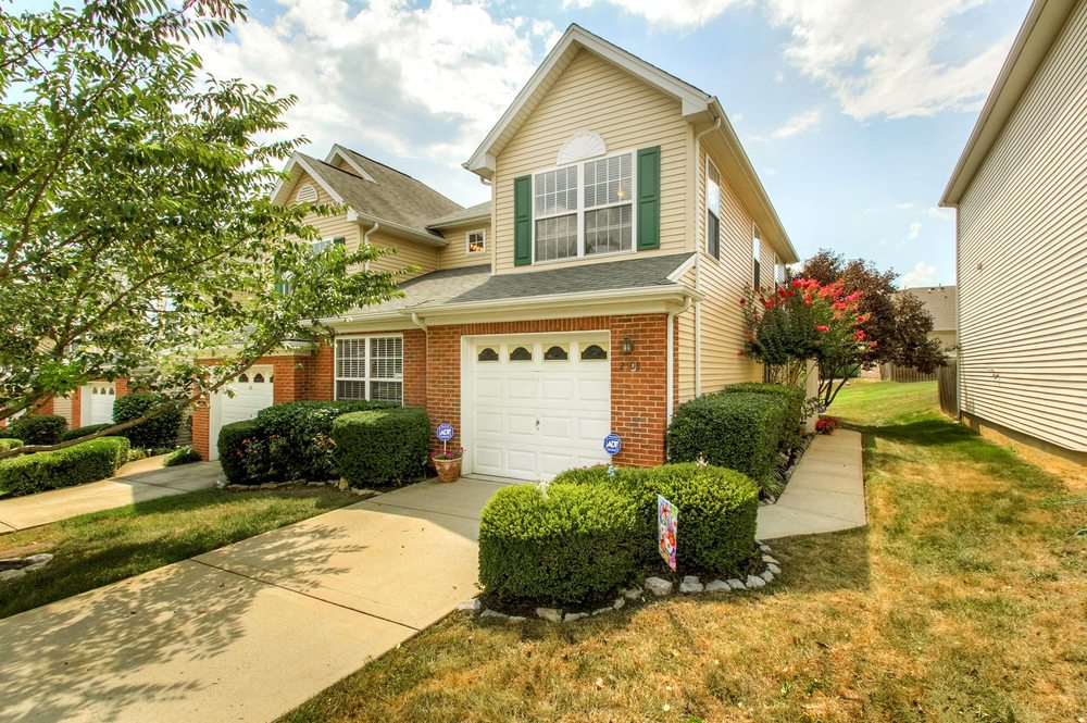 Photo of Virginia Rogan - Village Real Estate