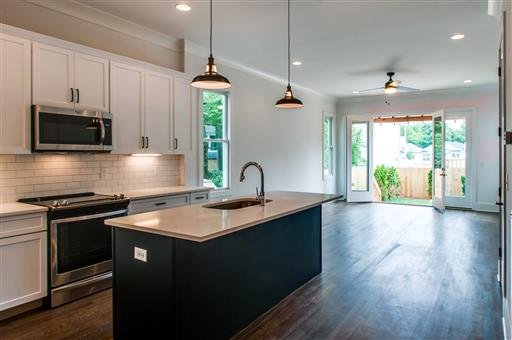 Photo of Virginia Rogan - Village Real Estate