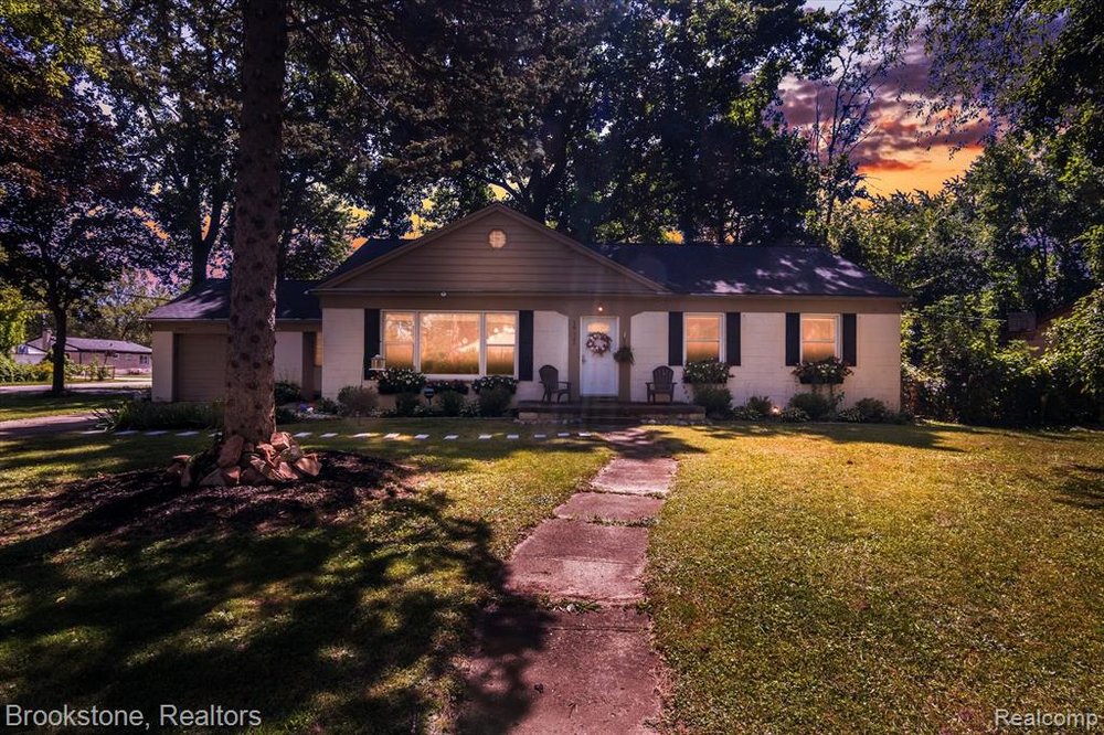 Photo of Michi Real Estate