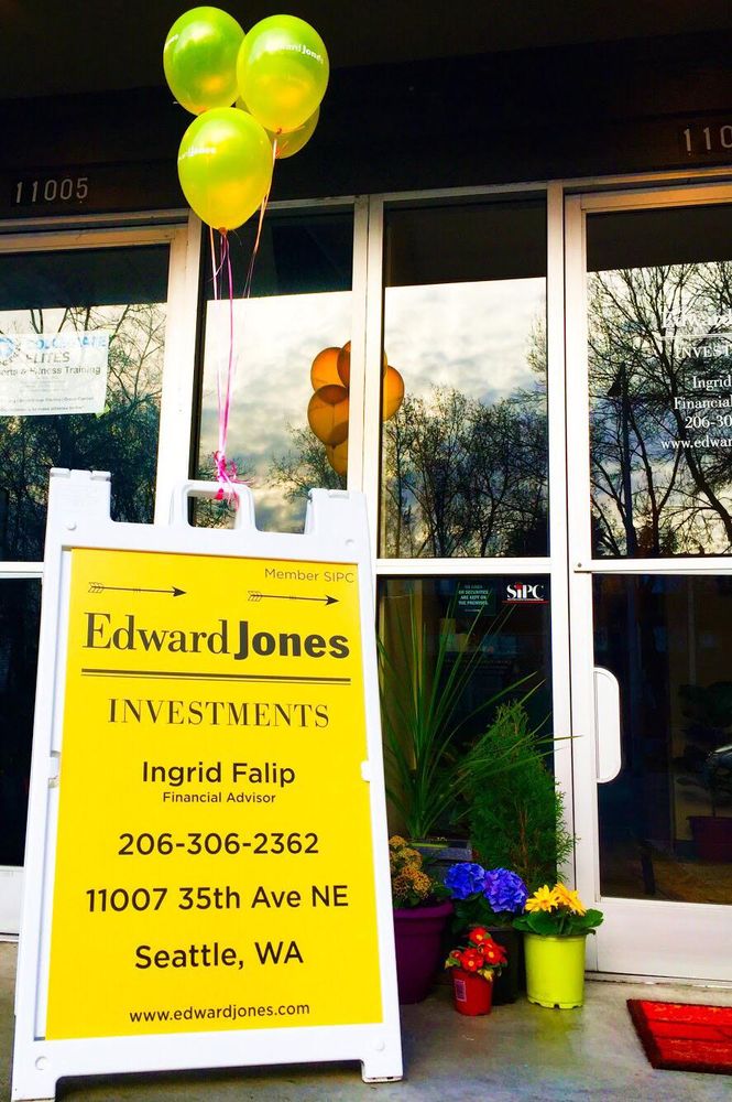 Photo of Edward Jones - Financial Advisor: Winston Felix