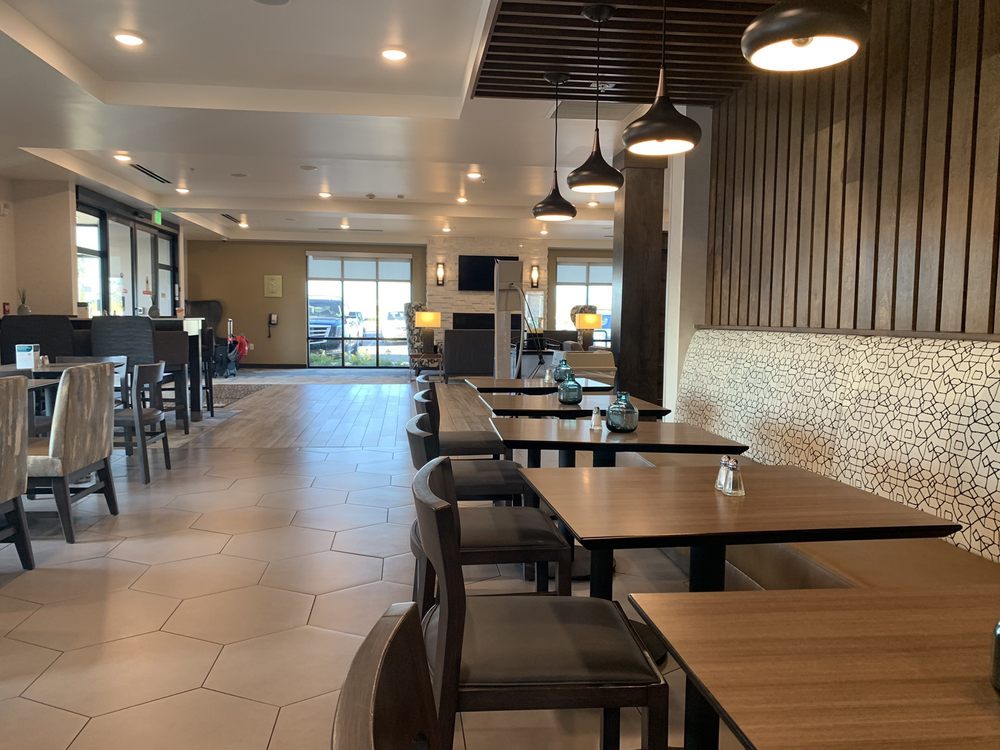 Photo of Comfort Inn & Suites Salt Lake City Airport