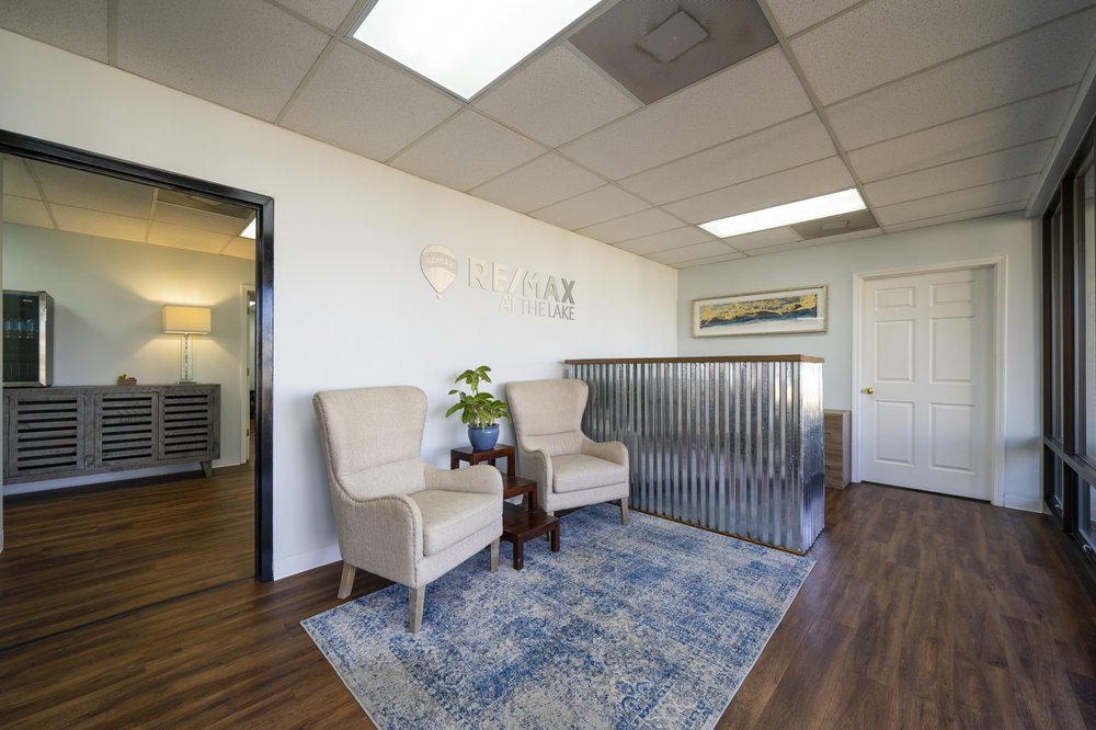 Photo of Re/max At The Lake
