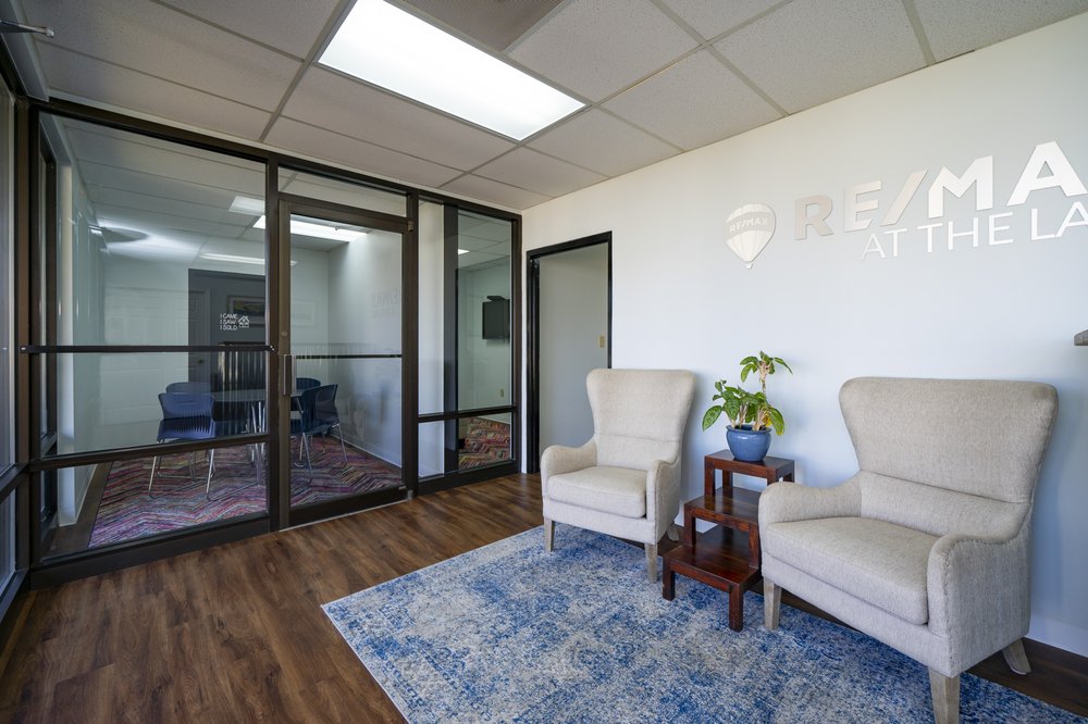Photo of Re/max At The Lake