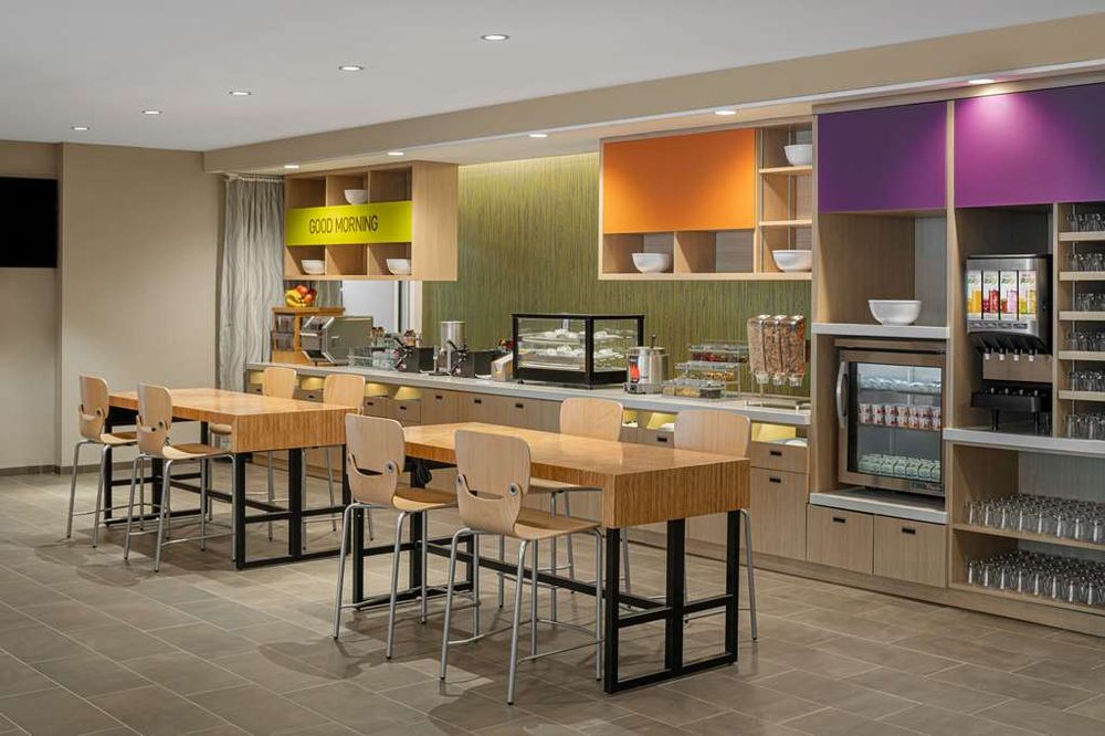 Photo of Home2 Suites Des Moines at Drake University