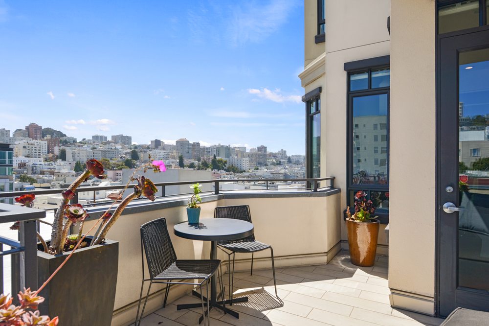 Photo of Joel Luebkeman - Compass Real Estate