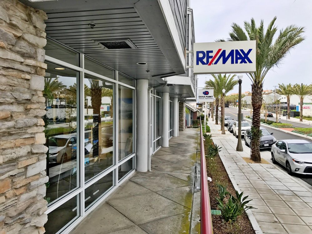 Photo of RE/MAX Signature Services