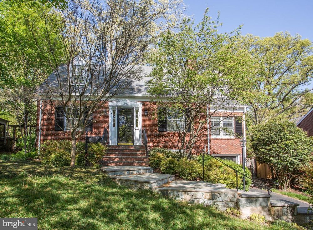 Photo of Dan Sells Nova - Keller Williams