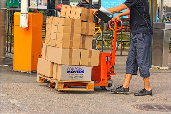 Photo of Collegian Movers
