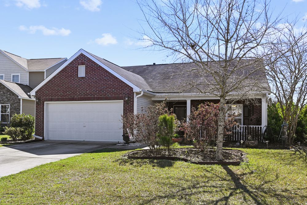 Photo of Karen Taylor - Realty ONE Group Coastal