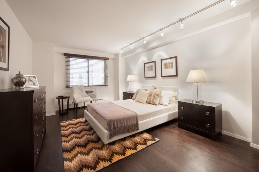 Photo of New York Floorman