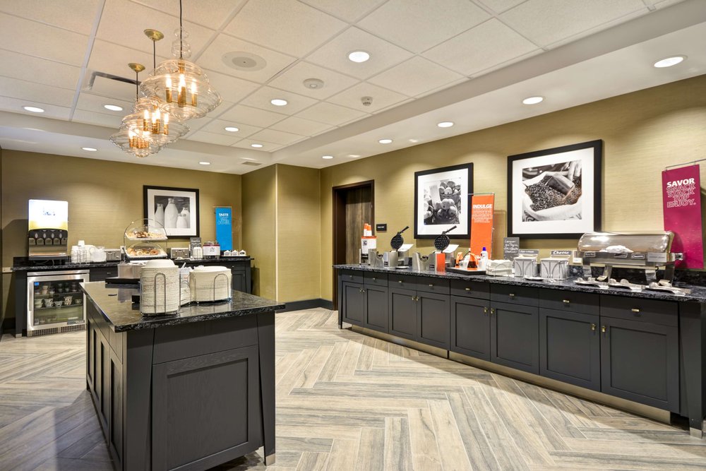 Photo of Hampton Inn & Suites Detroit/Warren