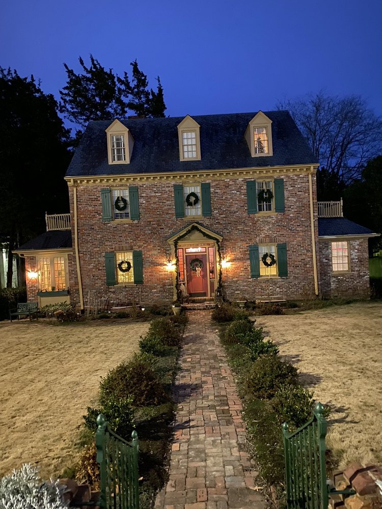 Photo of Cedars of Williamsburg Bed & Breakfast