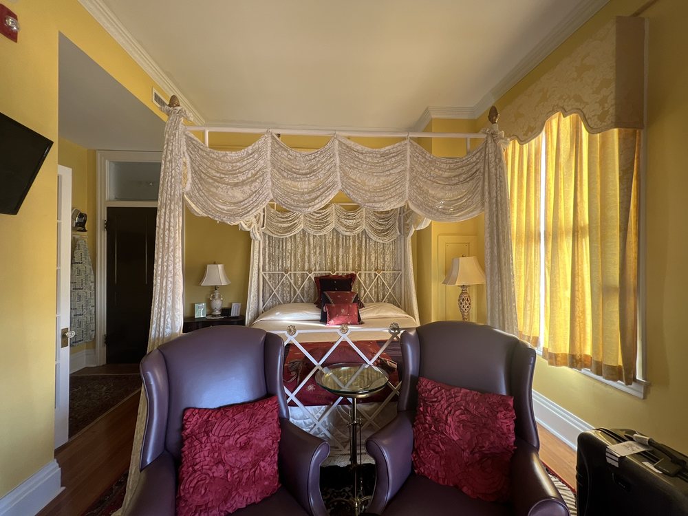 Photo of Hassinger Daniels Mansion Bed And Breakfast