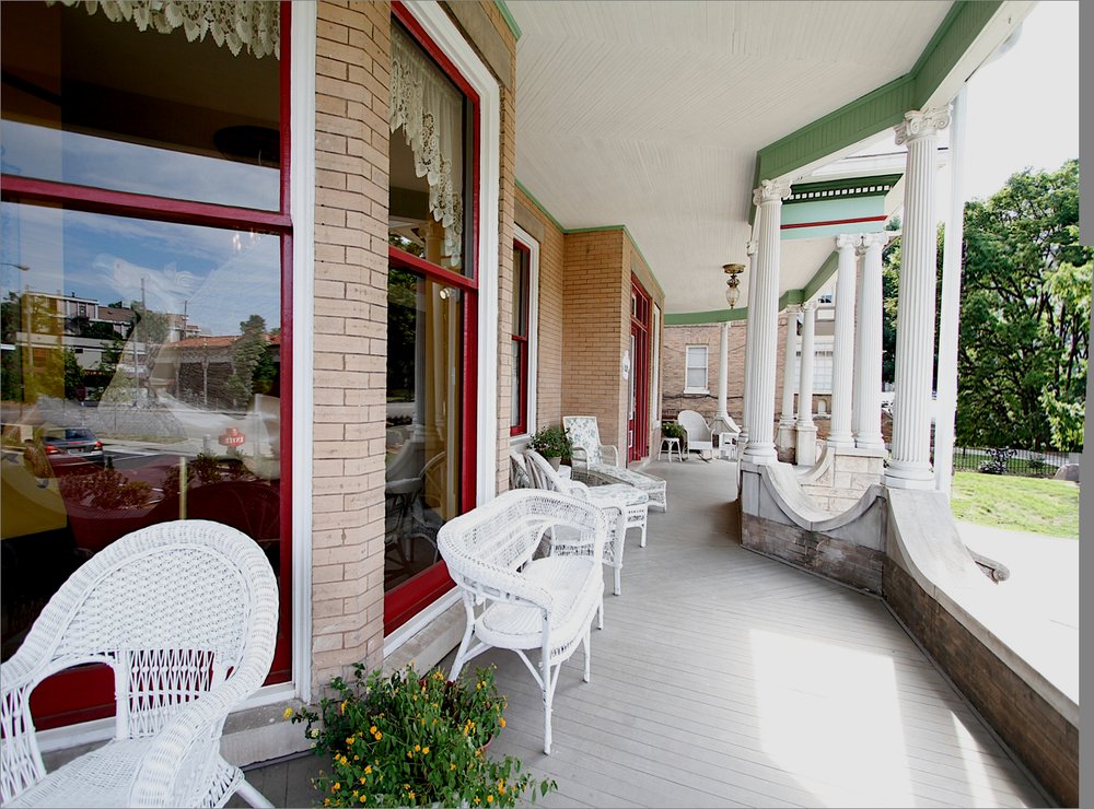 Photo of Hassinger Daniels Mansion Bed And Breakfast